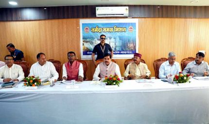 नर्मदा संरक्षण के लिये जरूरी है सरकार एवं समाज में समन्वय : मुख्यमंत्री डॉ. यादव