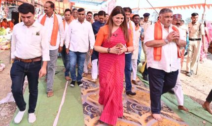 रायपुर : पर्यटन एवं संस्कृति मंत्री राजेश अग्रवाल कवर्धा के जानकी वन धाम शिवालय में आयोजित प्राण-प्रतिष्ठा समारोह में हुए शामिल