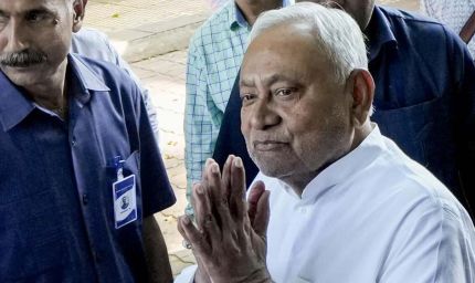 नीतीश कुमार: 21 साल में 10 बार सीएम, 6 बार दिया इस्तीफा