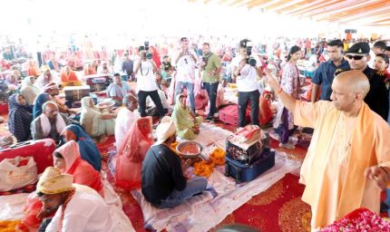 योगी सरकार की पहल से 187 जोड़ों का हुआ सामूहिक विवाह, ‘कन्या विवाह सहायता योजना’ से श्रमिक परिवारों को मिला संबल