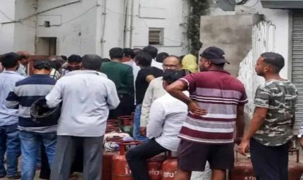 35 दिन से ठप Online Booking: गैस सिलेंडर के लिए भटक रहे उपभोक्ता, बढ़ी परेशानी