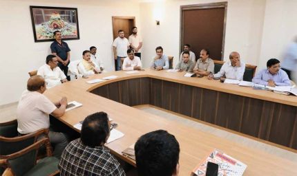 पेयजल और सीवरेज लाइन निर्माण की कठिनाईयां समन्वय से करें दूर : उप मुख्यमंत्री शुक्ल