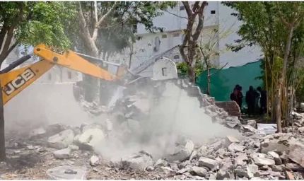 उदयपुर में बड़ा एक्शन, होटल मनसा गार्डन पर चला UDA का बुलडोजर