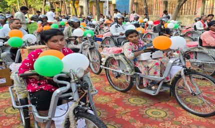 एमसीबी : जिला प्रशासन की त्वरित संवेदनशीलता : दिव्यांग रामकृपाल को तत्काल मिली मोटराइज्ड ट्राईसाइकिल
