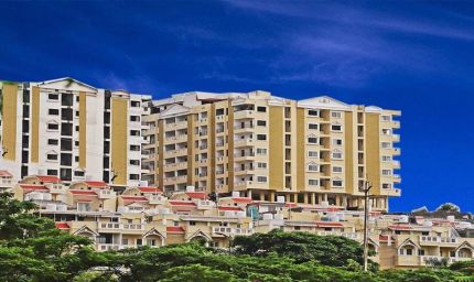 सेज की मनमानी पर कार्रवाई: सागर ग्रीन हिल्स के 16 पेंट हाउस अवैध, अनुमतियां निरस्त