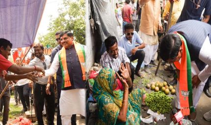 कोलकाता की गलियों में उतरे CM मोहन यादव, बोले - बंगाल अब बदलाव चाहता है, TMC पर बड़ा हमला