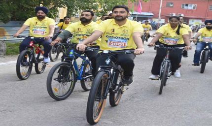 जालंधर में नशे के खिलाफ महासंग्राम: 'साइक्लोथॉन 4.0' में जुटे हजारों युवा, डीसी वरजीत वालिया ने भरी हुंकार