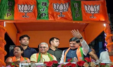 ममता के गढ़ में मोहन की दहाड़, बोले- वेस्ट बंगाल में कोई ताकत कमल खिलने से नहीं रोक सकती, रोड शो में दिखी भारी भीड़