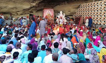 पाकिस्तान में जुटे 3 लाख हिंदू, हिंगलाज मंदिर में मनाया गया उत्सव; जानें इसका इतिहास