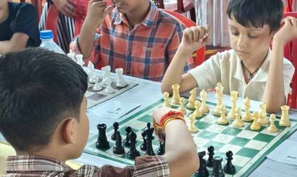 नक्सलगढ़ के युवा चमके: शतरंज में अंडर-15 में मयंक, अंडर-11 में अयांश ने जीता खिताब