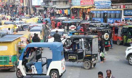 इंदौर में 6 हजार से ज्यादा ई-रिक्शाओं के रजिस्ट्रेशन, जोन अनुसार कलर करवा रहे संचालक, नई व्यवस्था शुरू होगी