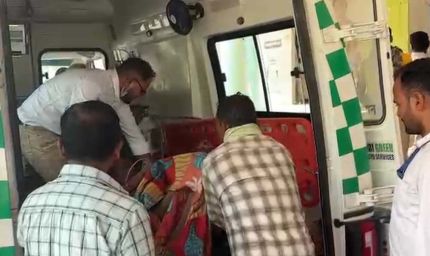 कैंसर पीड़ित महिला को जिला अस्पताल में कराया गया भर्ती, कलेक्टर ने बेहतर उपचार के दिए निर्देश