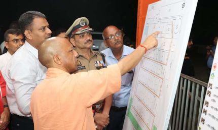 प्रधानमंत्री के प्रस्तावित आगमन की तैयारियों का सीएम योगी ने किया स्थलीय निरीक्षण