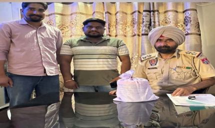 अमृतसर में पुलिस और BSF का बड़ा एक्शन, भारत-पाक सीमा से 980 ग्राम हेरोइन बरामद; तस्करों की तलाश जारी