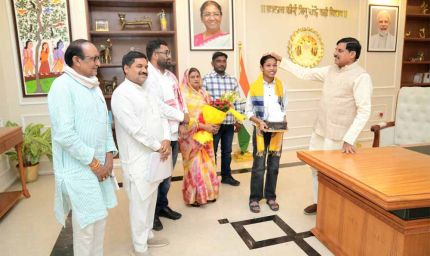 दसवीं बोर्ड टॉपर कु. प्रतिभा सोलंकी को प्रोत्साहनस्वरूप मिलेंगे एक लाख रुपये : मुख्यमंत्री डॉ. यादव