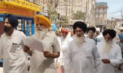 अमृतसर में अकाल तख्त साहिब पहुंचा SGPC प्रतिनिधिमंडल, सुखबीर बादल पर कार्रवाई की मांग