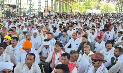 हरदा में 10 हजार किसानों का ट्रैक्टर मार्च, MSP कानून की मांग पर अमेरिकी राष्ट्रपति के नाम ज्ञापन