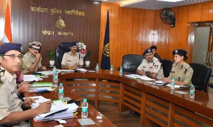 पुलिस महानिदेशक  कैलाश मकवाणा की अध्‍यक्षता में रेलवे सुरक्षा एवं सिंहस्थ-2028 की तैयारियों को लेकर पुलिस मुख्यालय में उच्चस्तरीय समन्‍वय समिति की बैठक आयोजित