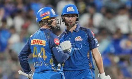 मुंबई इंडियंस का भावनात्मक इशारा: काली पट्टी में खेला मैच, सोशल मीडिया पर हुई तारीफ