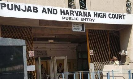 गुरु ग्रंथ साहिब कानून पर विवाद, हाई कोर्ट ने चर्च में उठाए समानता और धर्मनिरपेक्षता के सवाल