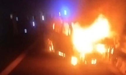 राजस्थान: दिल्ली-मुंबई एक्सप्रेसवे पर कार में लगी आग, एक ही परिवार के पांच लोग जिंदा जलकर मरे