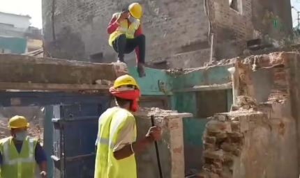 खंडवा चर्बी कांड पर मोहन सरकार का बड़ा एक्शन! लाइसेंस खत्म होने के बावजूद चल रही थी फैक्ट्री, दो अफसर सस्पेंड