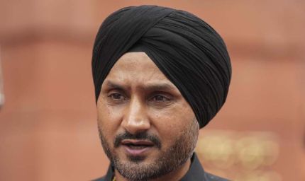 हरभजन सिंह पहुंचे हाईकोर्ट, सुरक्षा बहाल करने की मांग; HC ने केंद्र और पंजाब सरकार को भेजा नोटिस