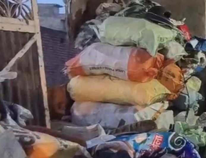 कबाड़ समझकर बेचा 1.5 लाख का लिफाफा, कबाड़ी की ईमानदारी ने लौटाई रकम