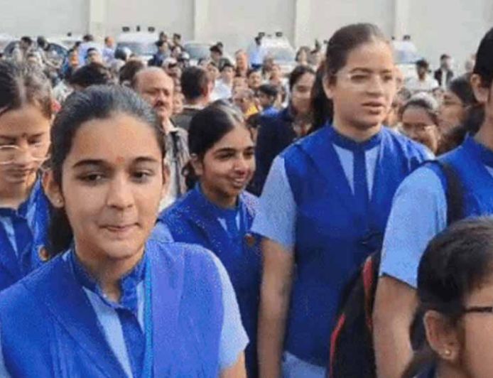 फीस वसूली पर CBSE सख्त: ‘एलओसी’ के नाम पर ट्यूशन फीस लेने पर चेतावनी