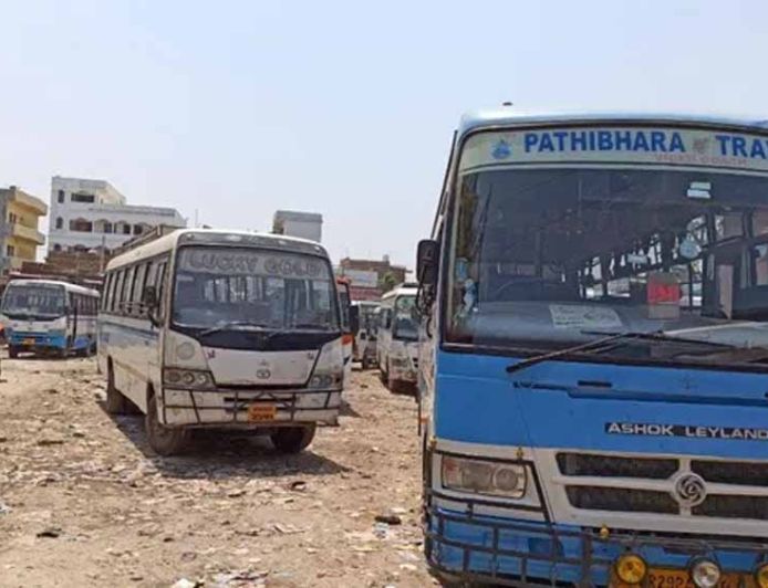 52 साल बाद भी इंतजार: गोपालगंज में बस स्टैंड नहीं, यात्रियों के लिए न शेड न सुविधा