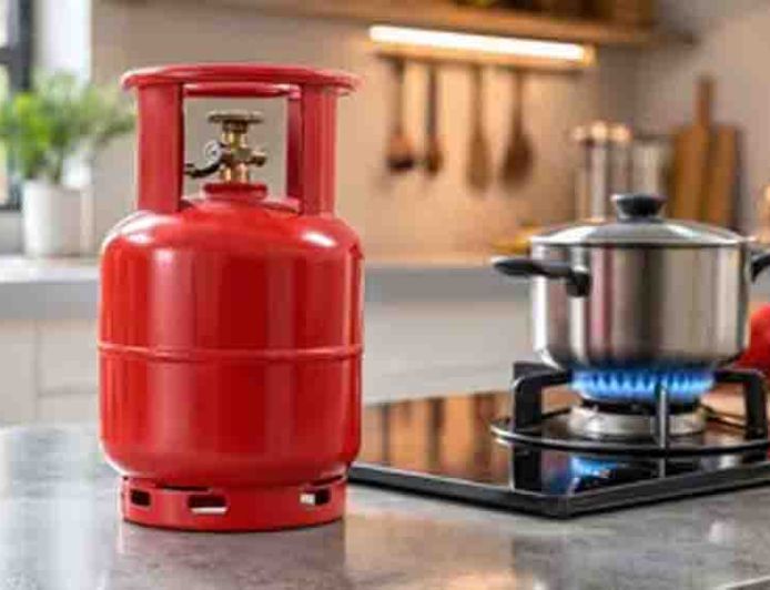 जयपुर, 5 किलो वाला छोटा सिलेंडर बना सबसे महंगा विकल्प और घरेलू गैस से दोगुनी हुई कीमत