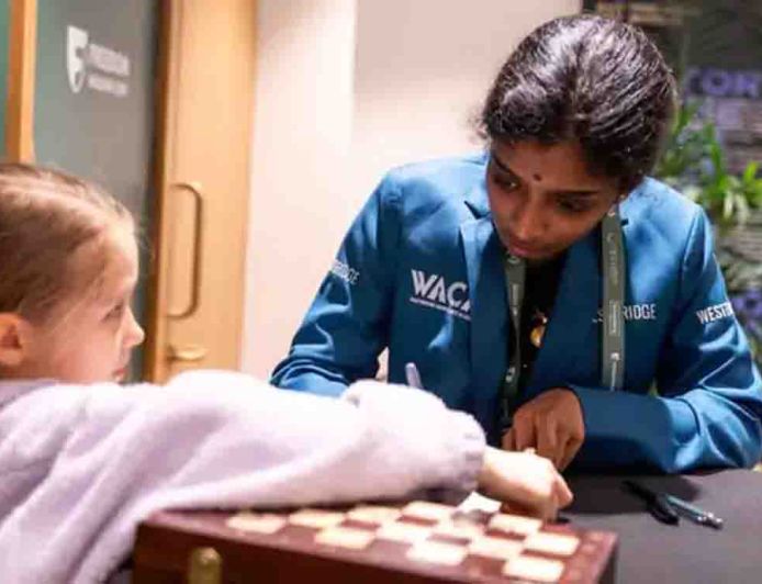 FIDE कैंडिडेट्स में भारत की वैशाली टॉप पर, निर्णायक मोड़ पर टूर्नामेंट