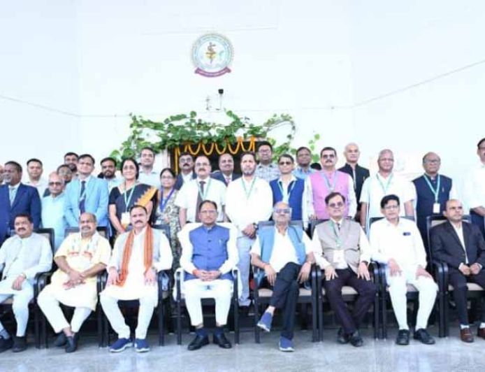 मातृ-शिशु मृत्यु दर घटाने का मिशन तेज, स्वास्थ्य मंत्री ने दिए गुणवत्ता सुधार के सख्त निर्देश