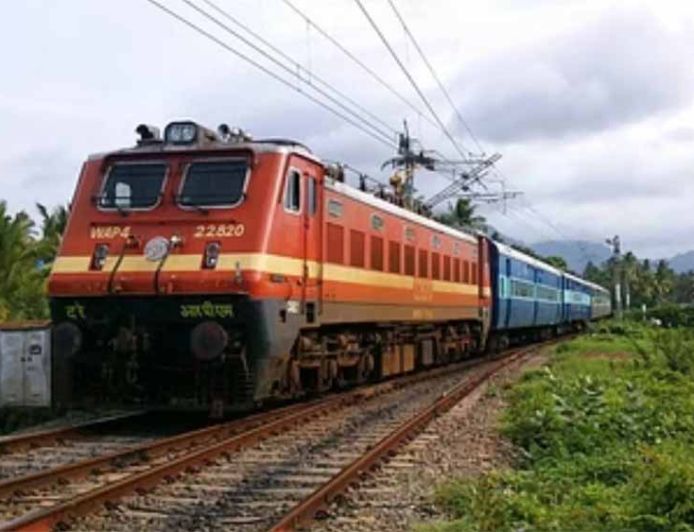 दुर्ग-गोंदिया-हावड़ा स्पेशल ट्रेन का तोहफा, हजारों यात्रियों को मिलेगी राहत