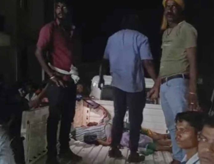 कटिहार में भीषण सड़क हादसा: बस-पिकअप टक्कर में 8 की मौत, 24 घायल