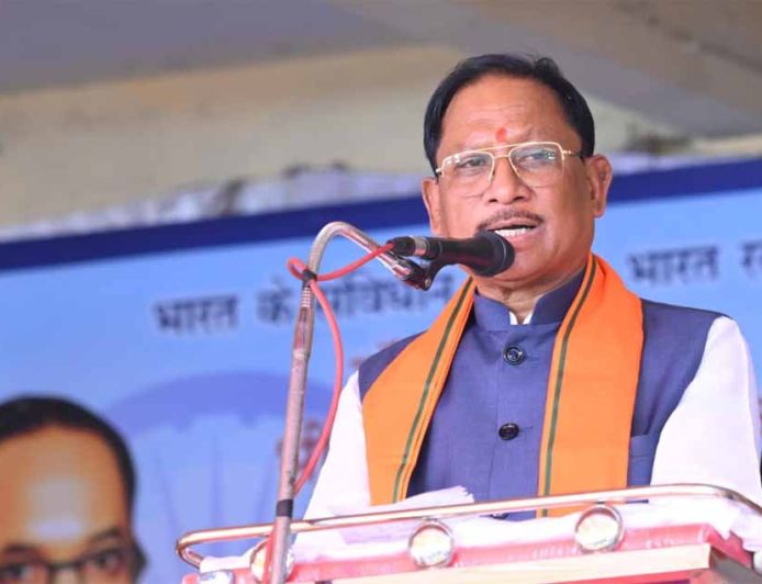 संविधान के मूल्यों को जन-जन तक पहुंचाने का संकल्प: समरसता भोज में शामिल हुए मुख्यमंत्री साय