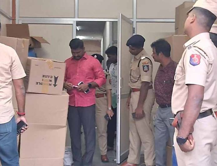 नकली दवाओं के अवैध कारोबार पर बड़ा एक्शन: खाद्य एवं औषधि विभाग की छापेमारी, आरोपी गिरफ्तार