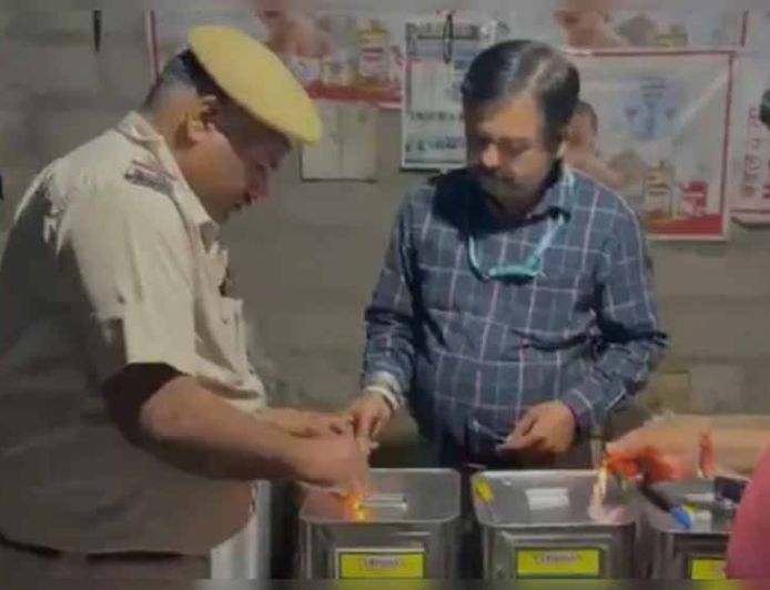 नकली घी फैक्ट्री पर छापा, 44 टिन घी और 244 किलो केमिकल जब्त