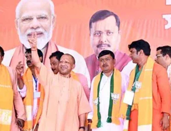 योगी आदित्यनाथ का बंगाल रैली में TMC पर हमला, बोले- “नो कर्फ्यू, नो दंगा, यूपी में सब चंगा”