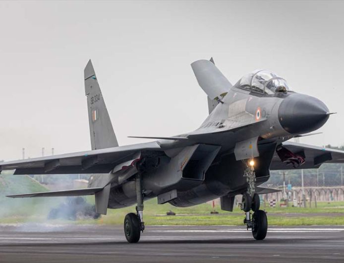 सुल्तानपुर में आज गरजेंगे सुखोई और मिराज, पूर्वांचल एक्सप्रेसवे पर बनेगा एयरफोर्स का रनवे