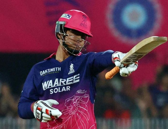 IPL 2026: वैभव सूर्यवंशी ने 8 रन में तोड़ा मैक्सवेल का रिकॉर्ड, कई दिग्गजों को पछाड़ा