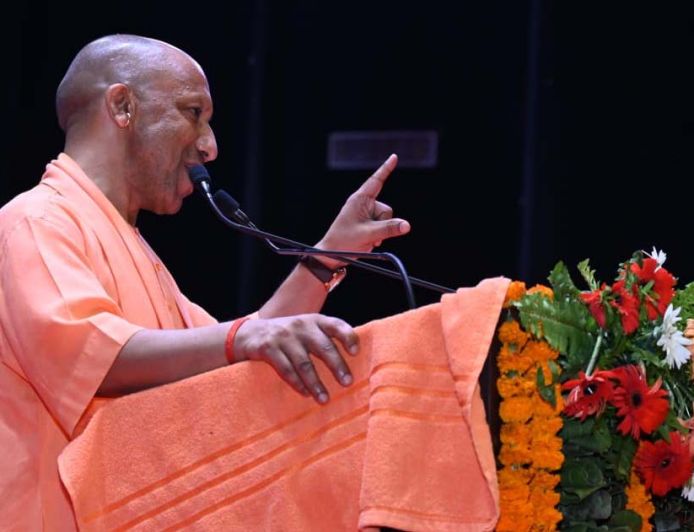 महिला विरोधी हैं कांग्रेस व सपा के कारनामे : मुख्यमंत्री