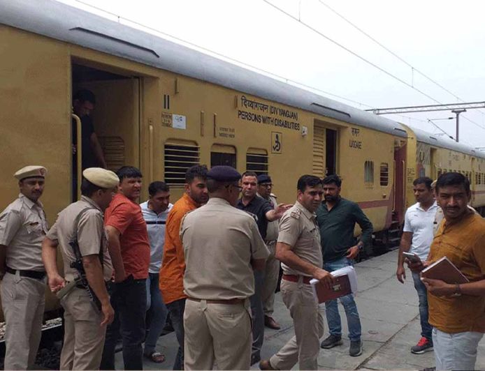 Ambala से Delhi तक रेलवे ट्रैक उड़ाने की धमकी, हरियाणा के स्कूलों को भी मिले डराने वाले मेल