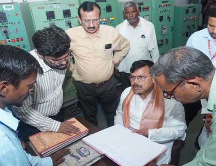 निर्बाध, सुरक्षित एवं गुणवत्तापूर्ण विद्युत आपूर्ति सुनिश्चित करना सर्वोच्च प्राथमिकता : ऊर्जा मंत्री तोमर