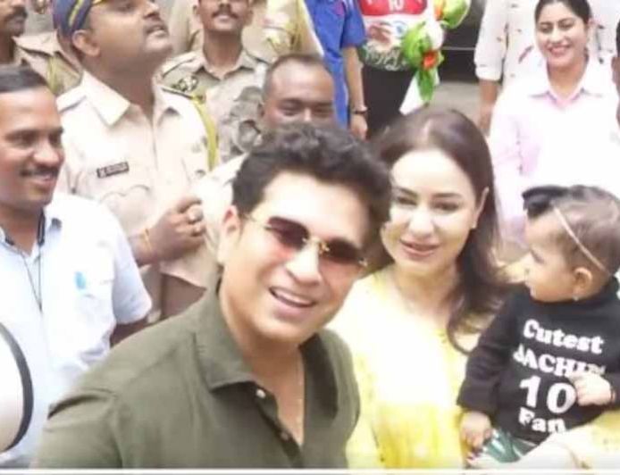 सचिन तेंदुलकर का जन्मदिन, फैंस का उमड़ा सैलाब