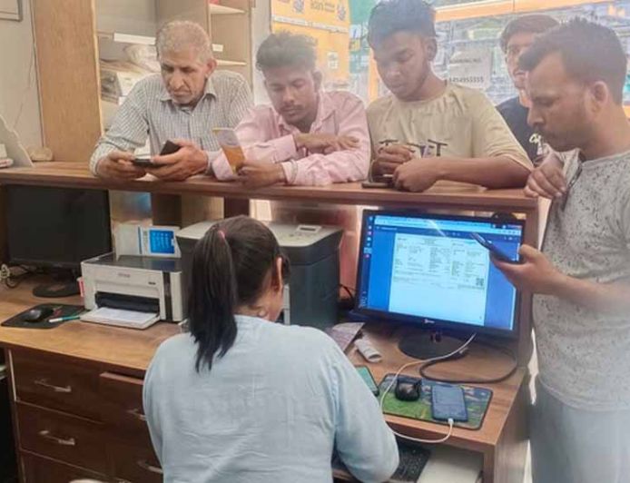 करनाल में LPG सिलेंडर की किल्लत, 15 दिन बाद भी नहीं मिल रही डिलीवरी