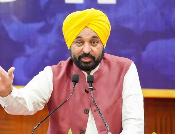 CM भगवंत मान बोले - AAP के राज्यसभा MP जो BJP में शामिल हुए, वे पंजाब के गद्दार हैं