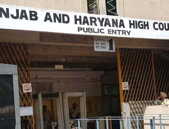 गुरु ग्रंथ साहिब कानून पर विवाद, हाई कोर्ट ने चर्च में उठाए समानता और धर्मनिरपेक्षता के सवाल