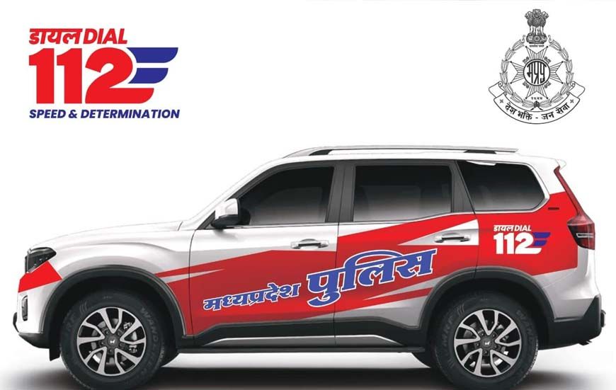 कटनी के डायल-112हीरोज: अनियंत्रित होकर पलटी यात्री बस, घायलों को त्वरित सहायता से पहुँचाया अस्पताल