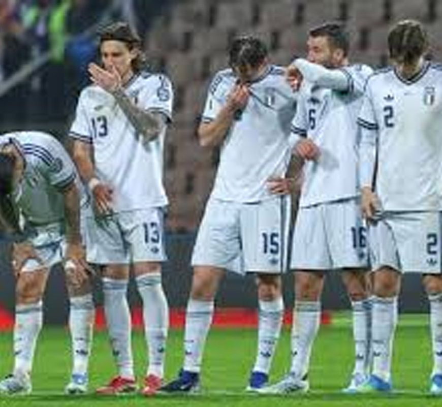 इटली का फुटबॉल 'सूर्यास्त', लगातार तीसरी बार वर्ल्ड कप से बाहर, बोस्निया ने पेनल्टी शूटआउट में रचा इतिहास